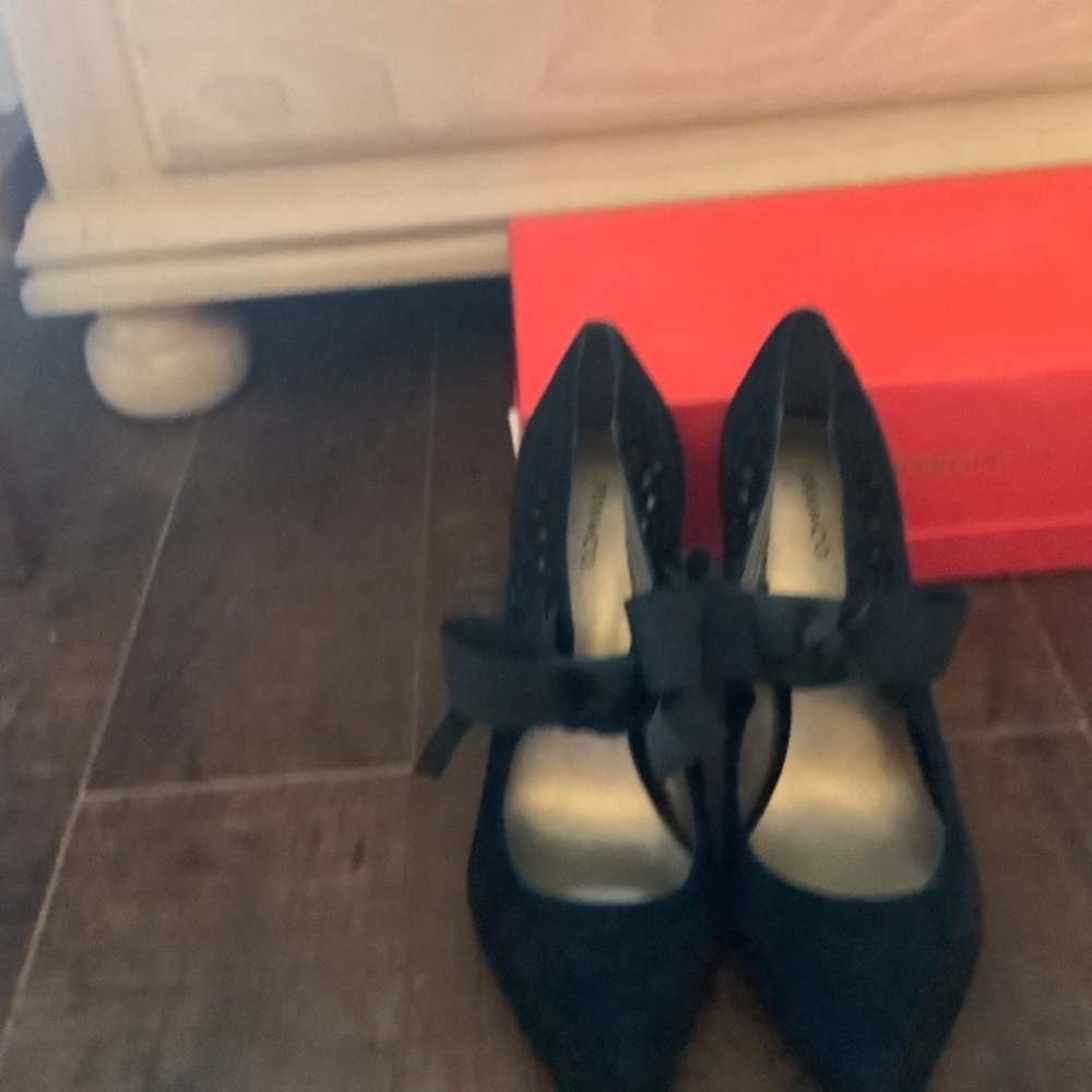 Shoes - Picture 3 of 3